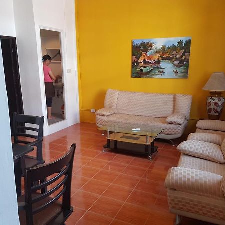 Doubleshot Guesthouse Jomtien Pattaya Eksteriør billede