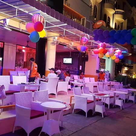 Doubleshot Guesthouse Jomtien Pattaya Eksteriør billede