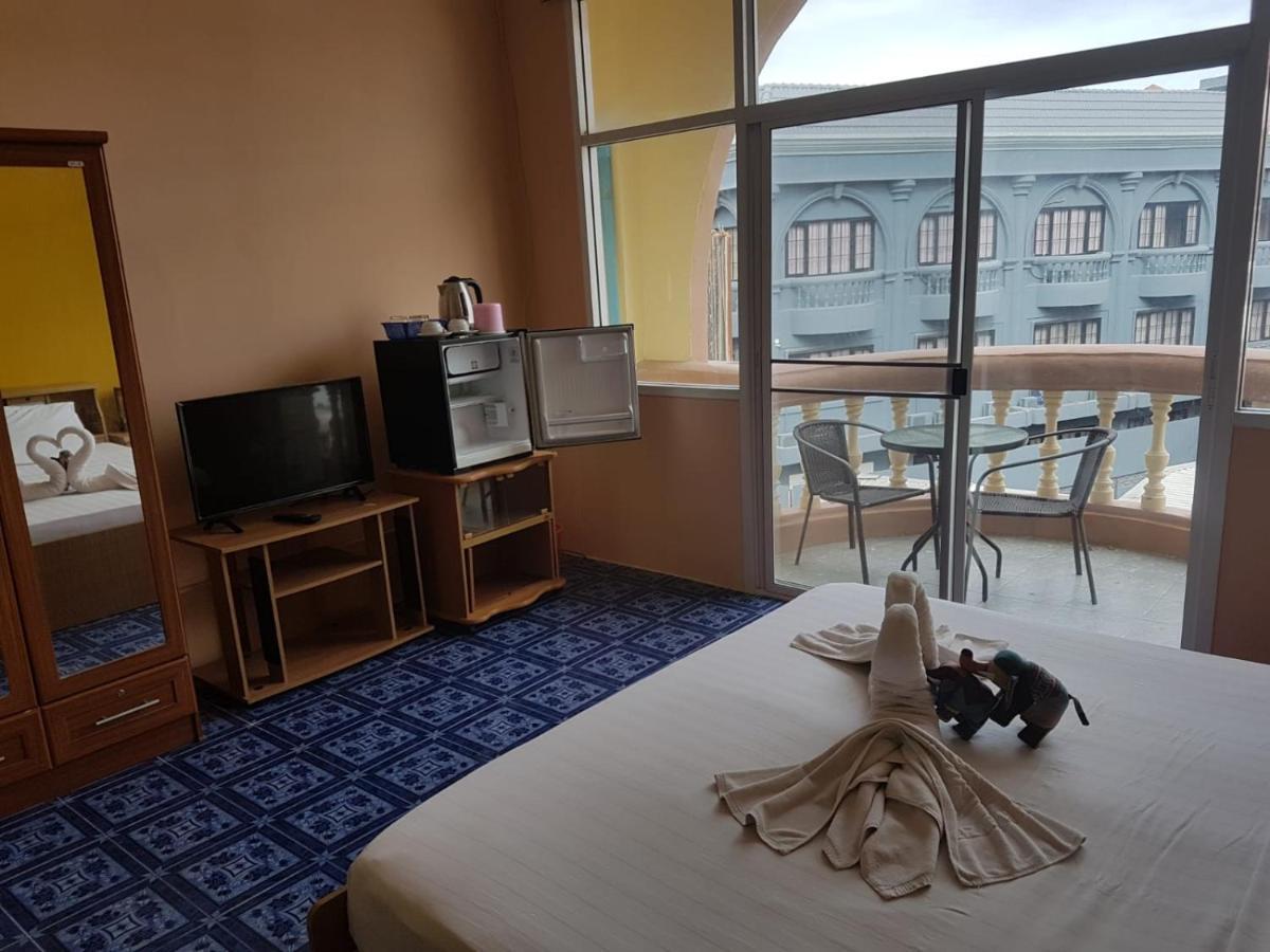 Doubleshot Guesthouse Jomtien Pattaya Eksteriør billede